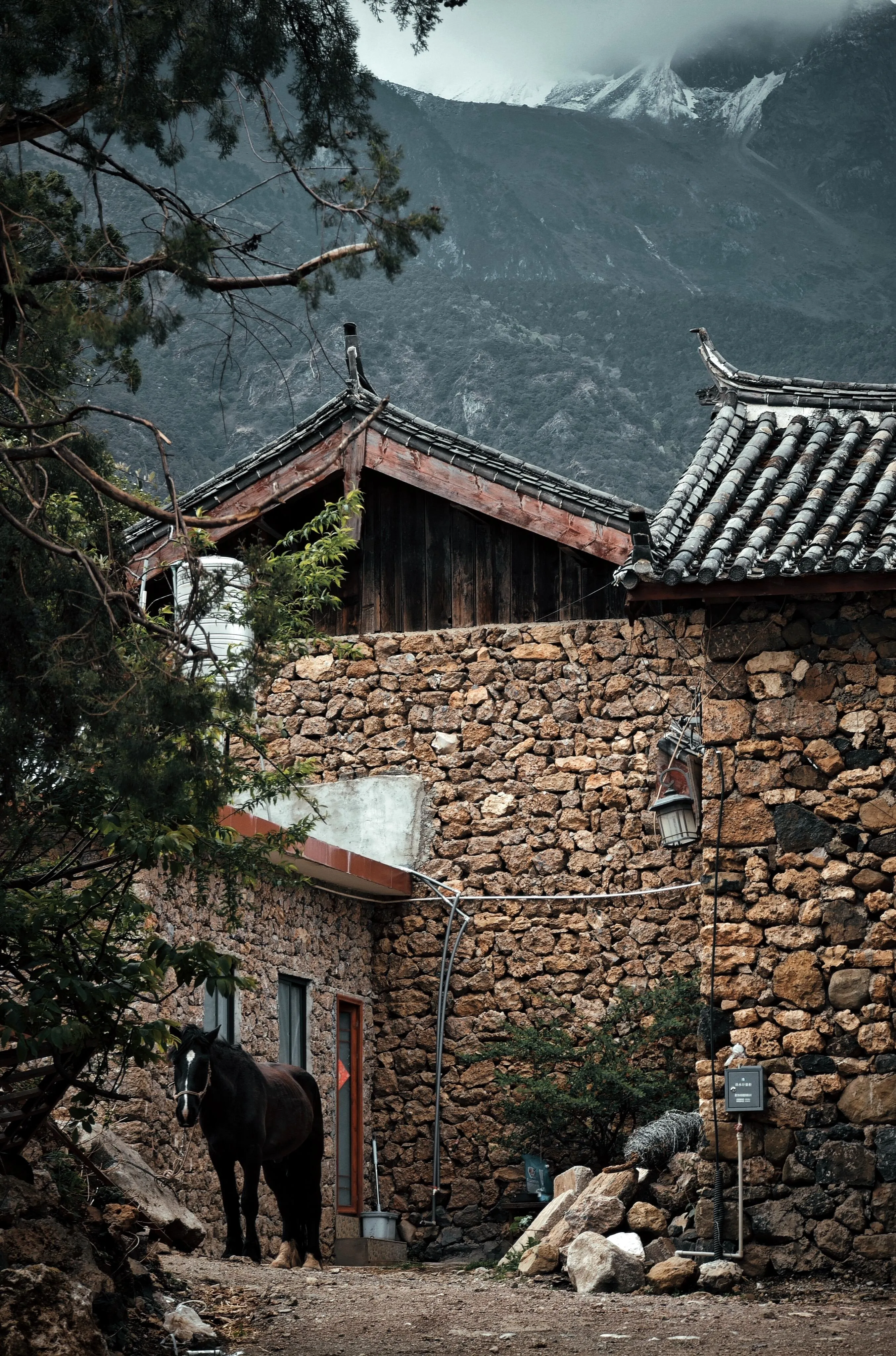 Jade Dragon Snow Mountain · Yuhu Village
