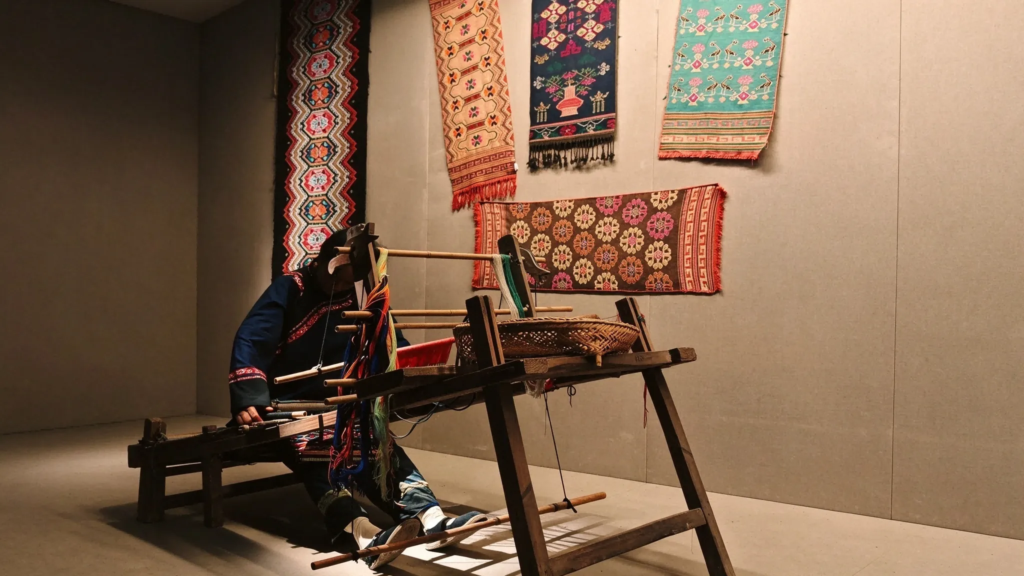 Arrival & Your First Taste of Tujia Culture