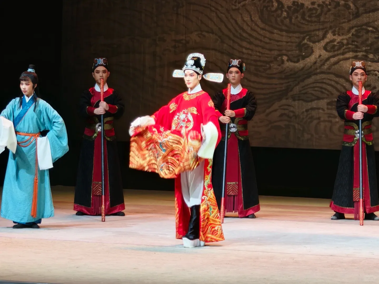 Discover the Elegance of Yue Opera
