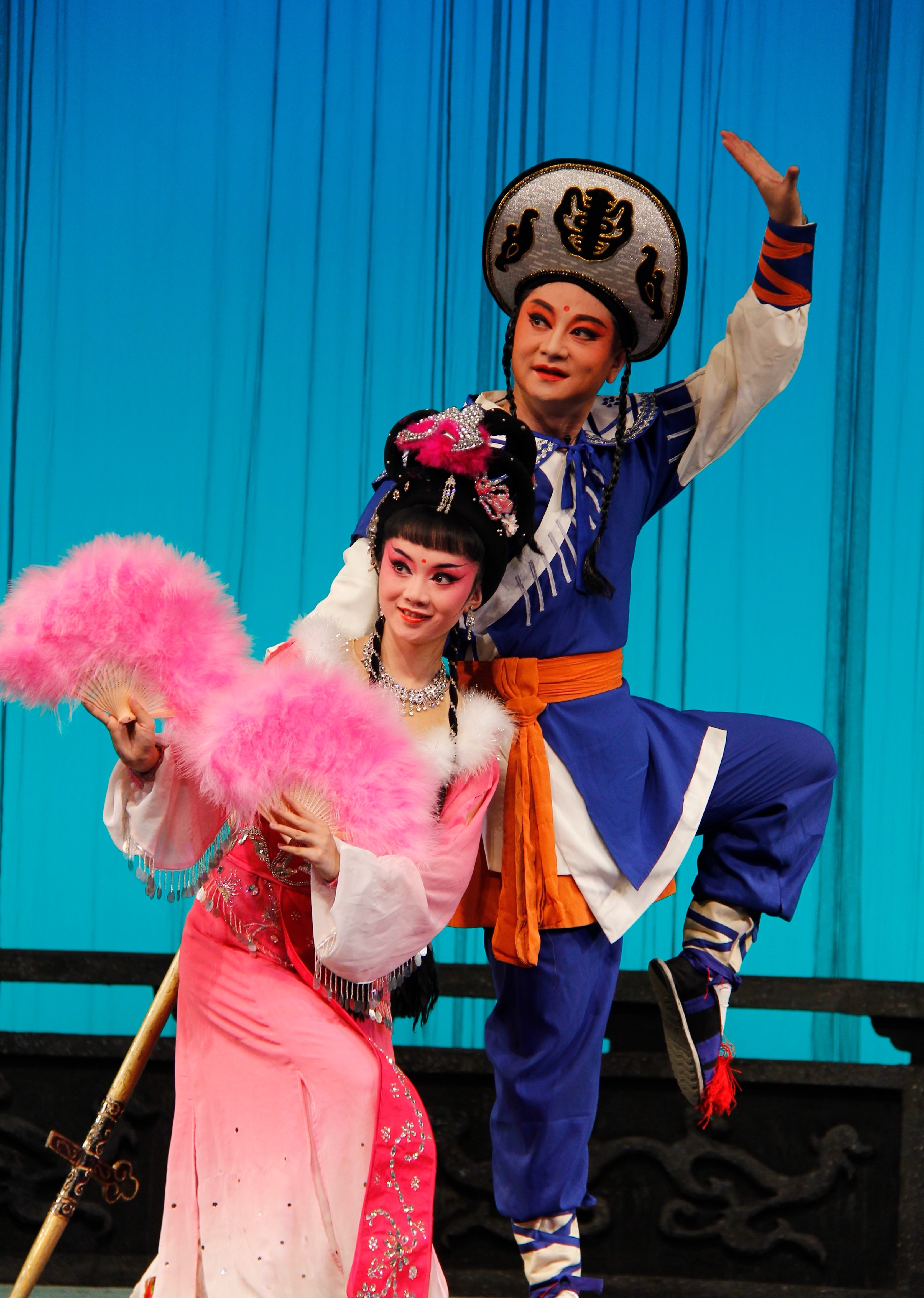 Experience the Energy of Huagu Opera